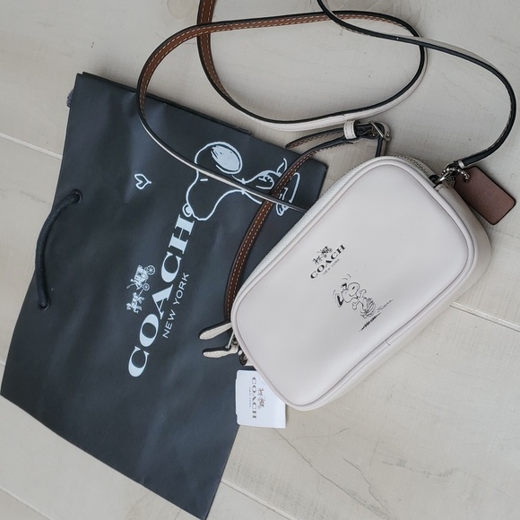 NWT COACH Snoopy crossbody bag F65195 - Picture 2 of 6